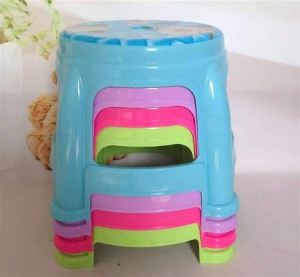 塑料凳子中间的洞图解,塑料凳子的小圆洞