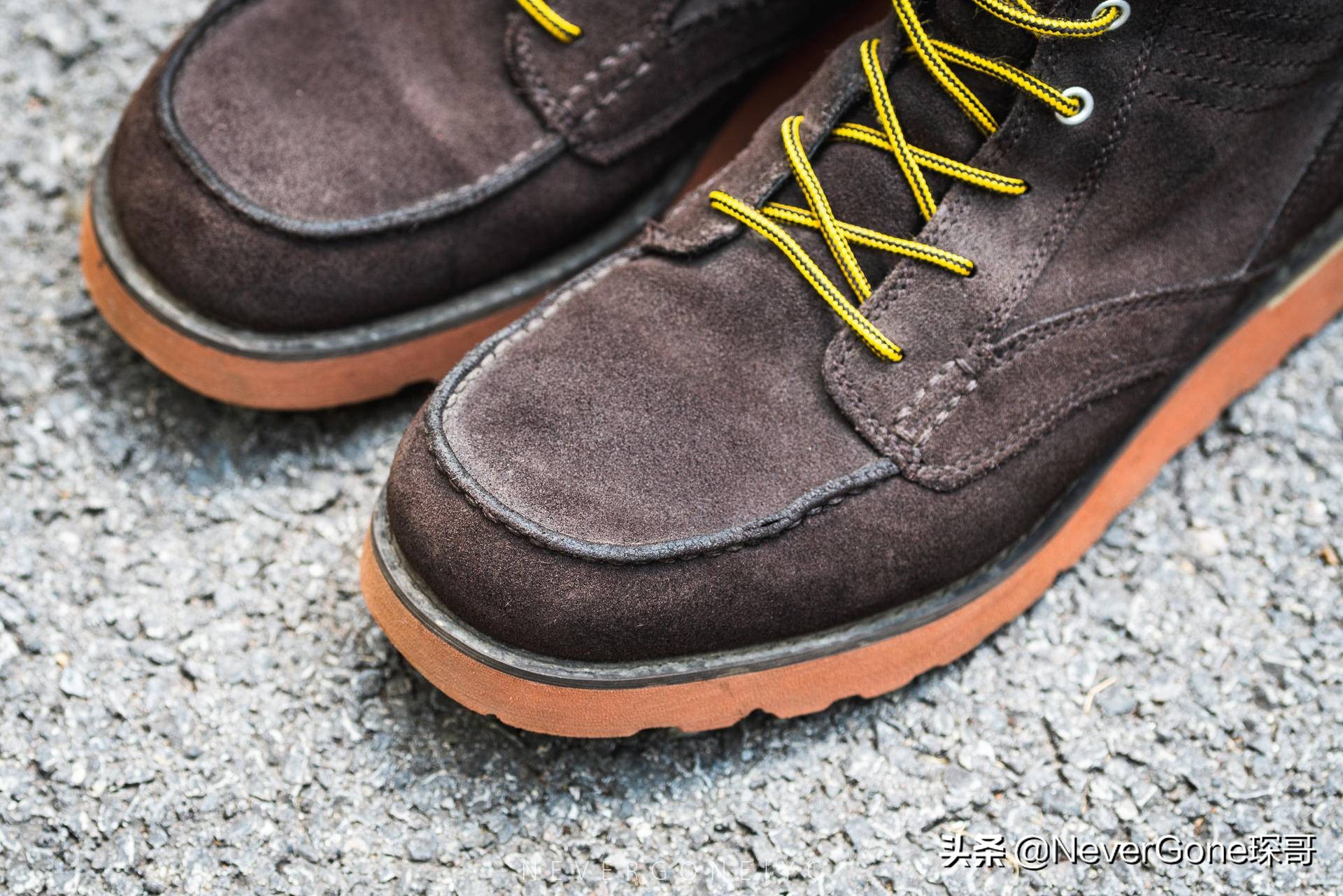 一双nike鞋子正面图,耐克复古工装鞋