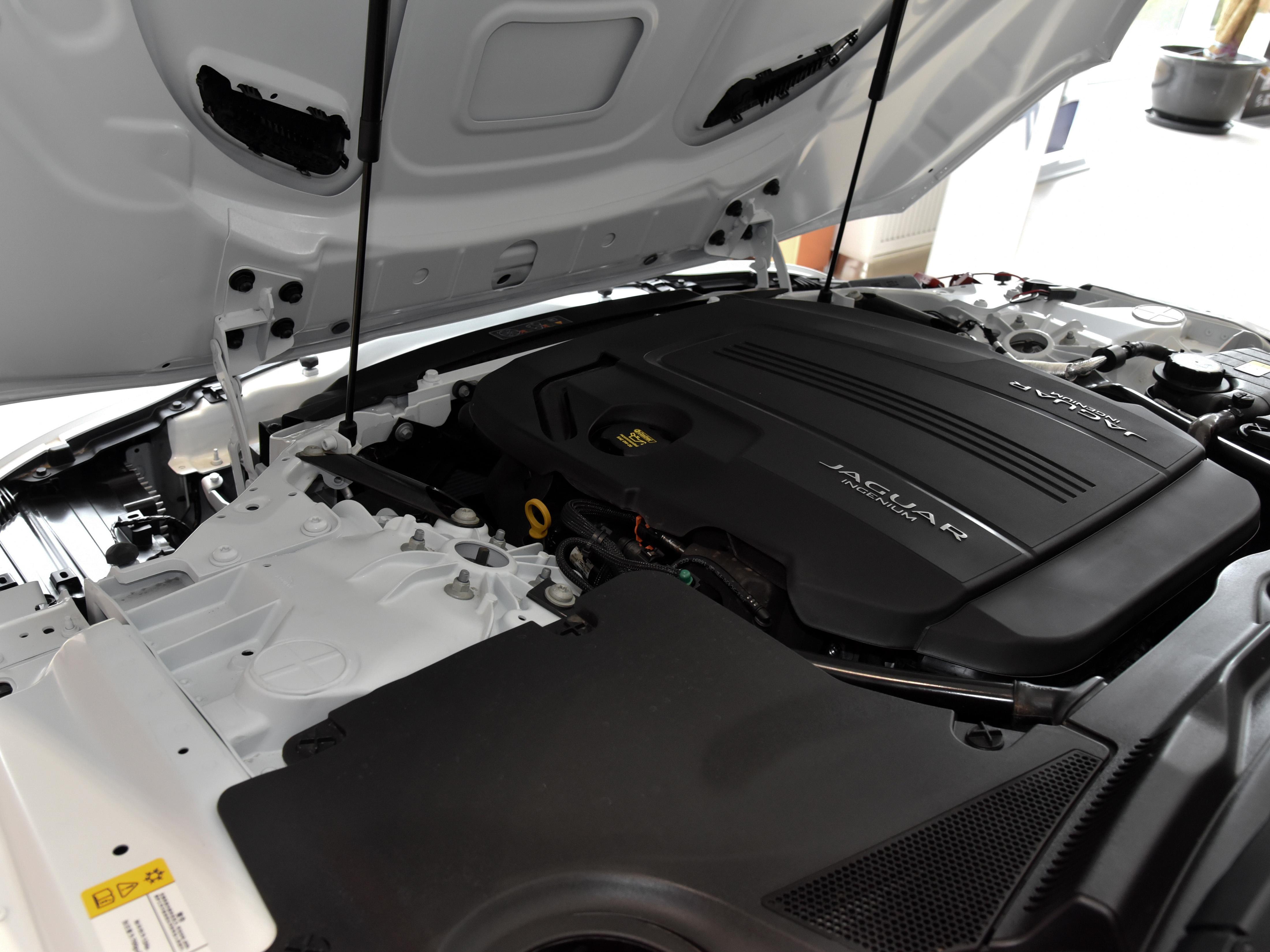 捷豹f-type2024款p300硬顶版落地价,23款捷豹f-typep300硬顶版r-dynamic