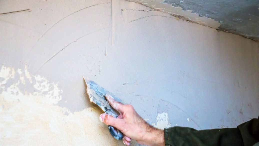 墙面起碱脱落是用草酸去碱吗,墙面泛碱是什么原因