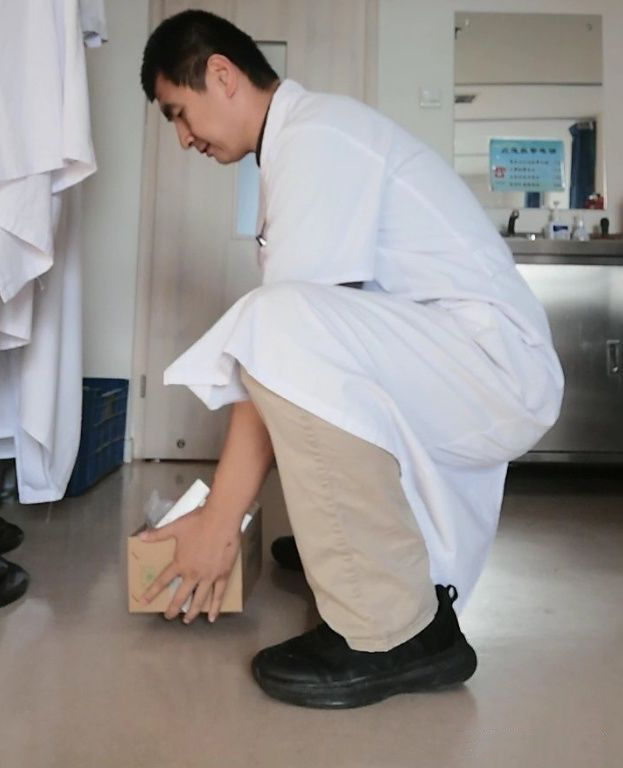 上班族该怎么预防腰痛,腰痛要警惕四种原因及治疗方法