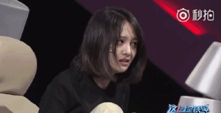 郑爽「代孕+弃养」的背后，藏着她一家人崩塌的三观