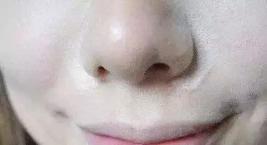 你还被卡粉浮粉困扰?4招打造服帖妆容,手残*党**也能学会