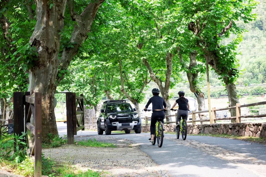 最新路虎卫士越野车,路虎卫士固特异at胎