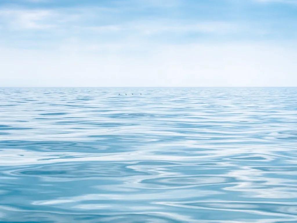 啪的一下，很快啊，倒影就做好了！「杰视帮」