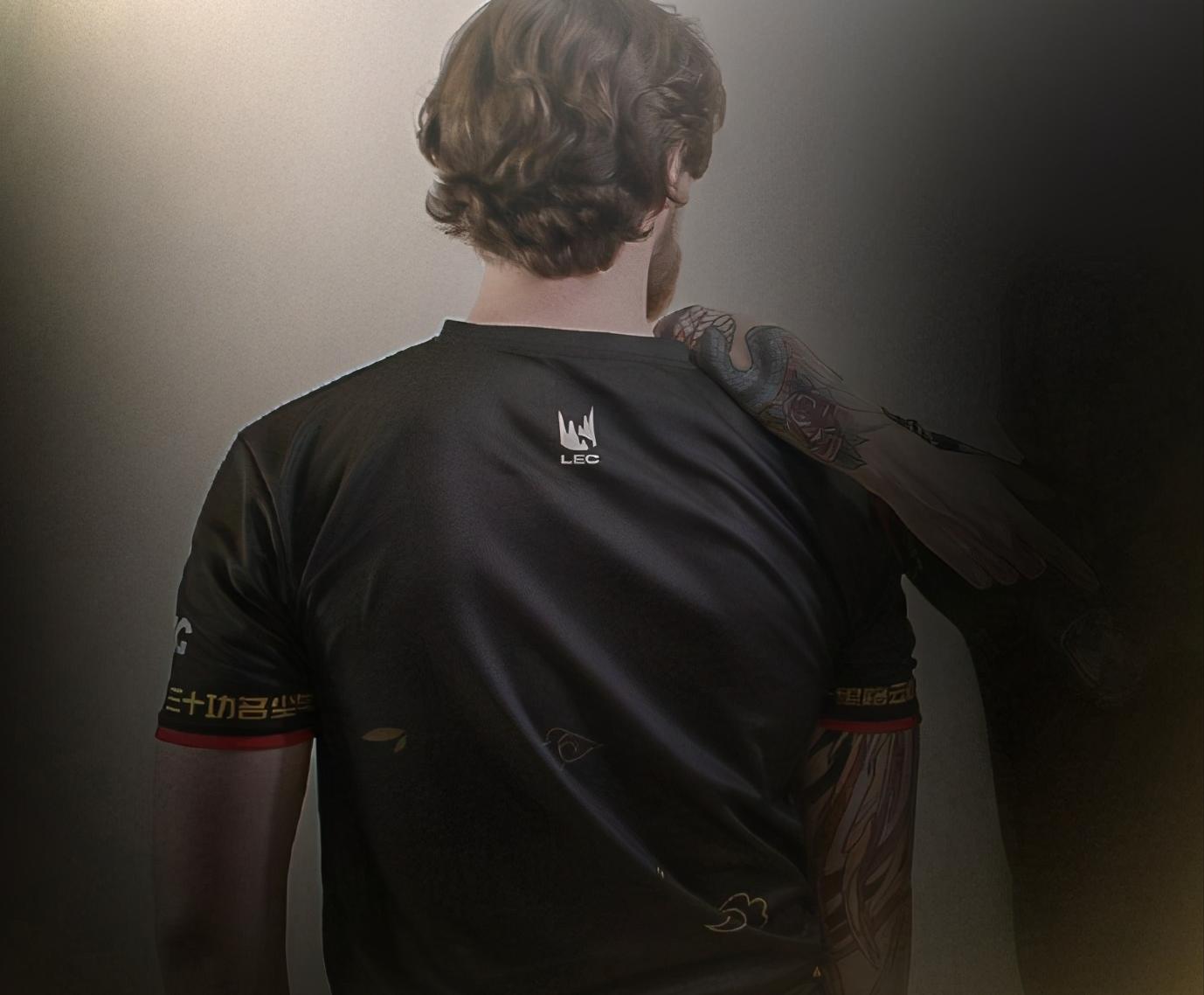 Perkz笑容已消失？新老队服对比：还是G2战袍更帅气