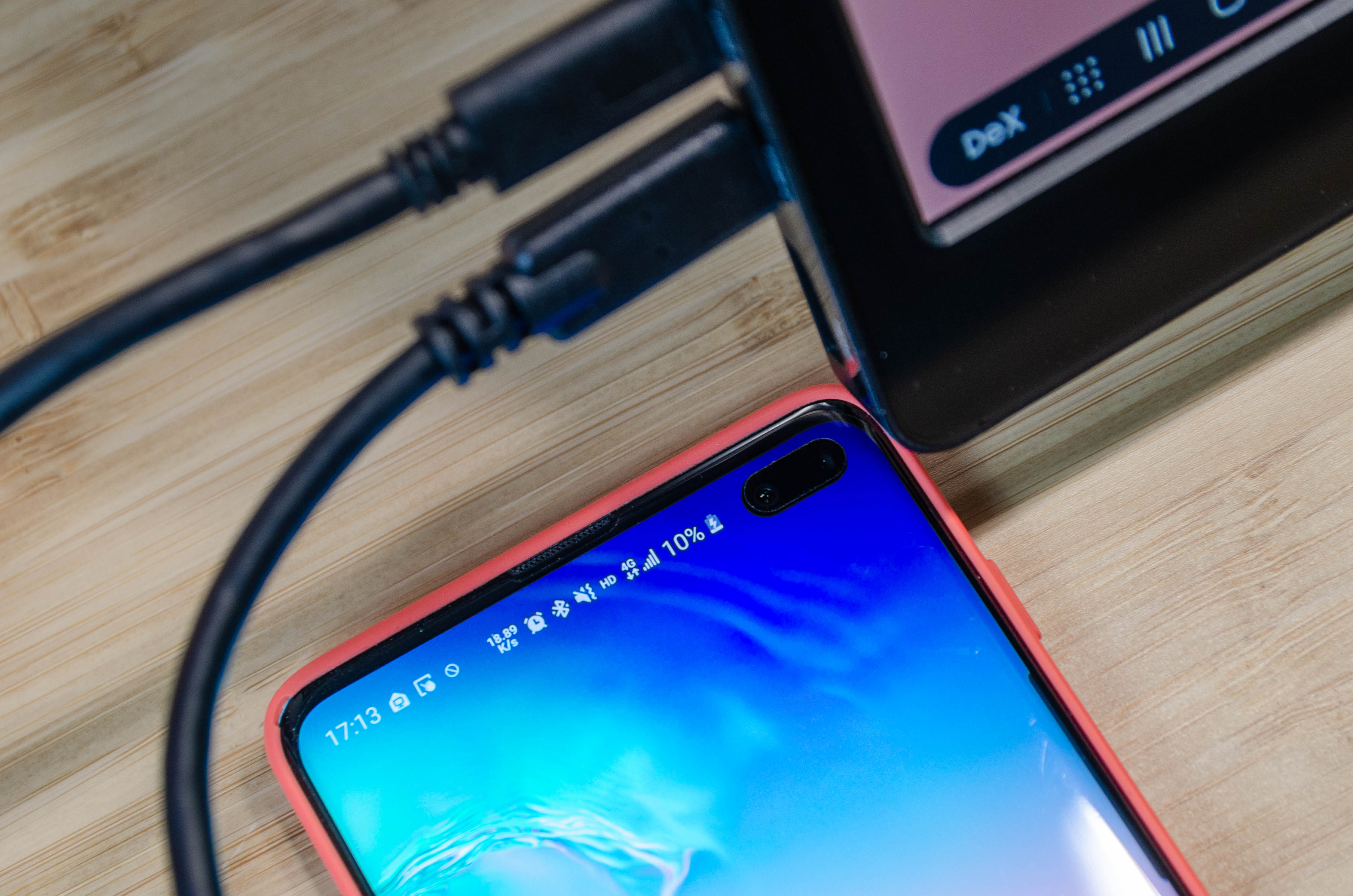 不要NUC、Mini-STX，一部手机+便携屏完成极致口袋办公