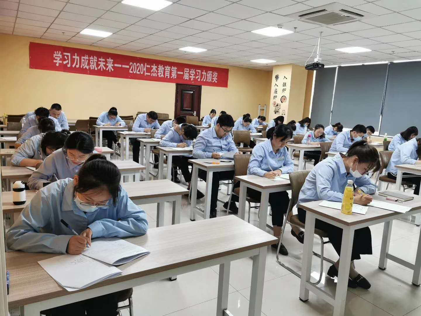 中考英语写作的高频句子,英语作文中考高分句型突破