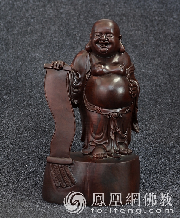 桐柏山木雕博物馆弥勒佛雕像,桐柏木雕博物馆龙的雕像