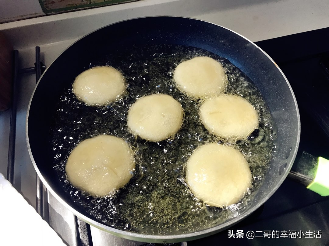 炸糖糕最简单的方法,炸糖糕鼓泡怎么回事