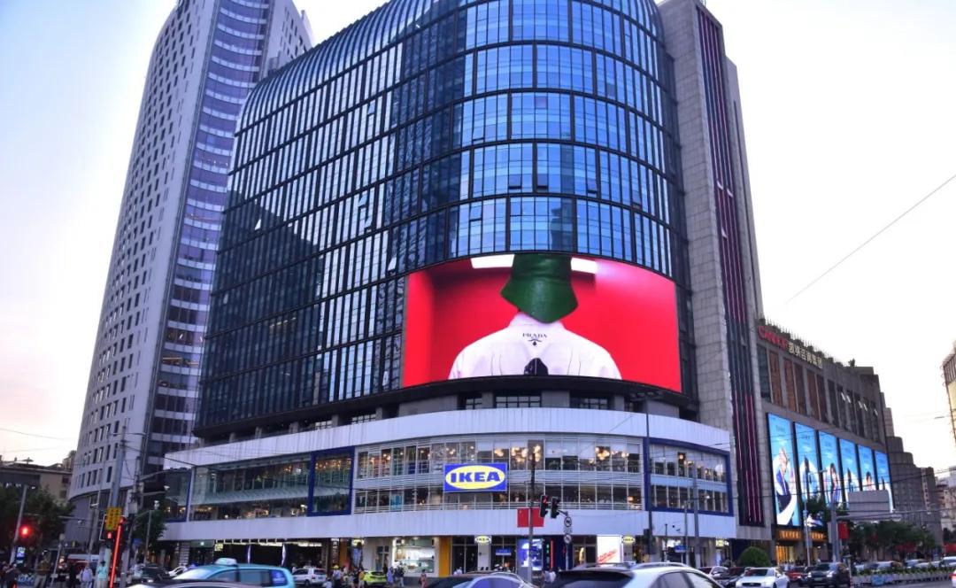 传统户外广告面临的困境,户外广告业现状分析