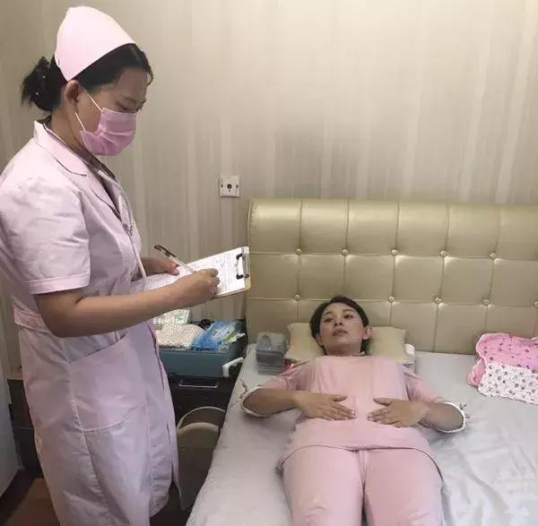 42天月嫂费用标准是多少呢,到底是请普通月嫂还是请金牌月嫂