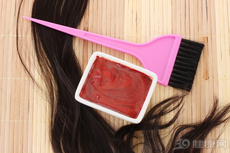 4个表现警惕白血病抽搐,老是流鼻血是不是白血病早期症状