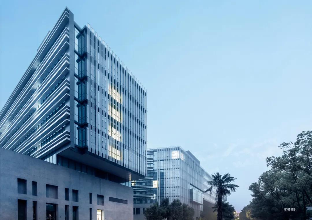 华中科大武汉光电国家研究中心,武汉光电国家研究中心和光电学院