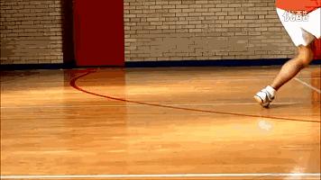 羽毛球步法基本功视频,羽毛球正手后场到前场步法
