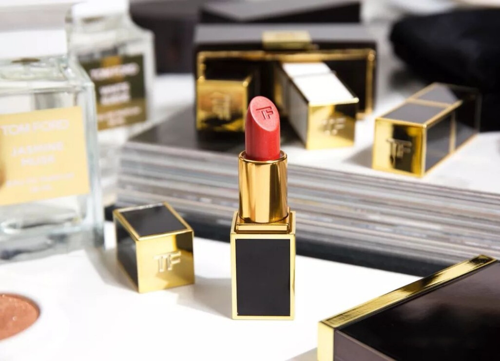 tf15和16哪个更显白,tf口红显白