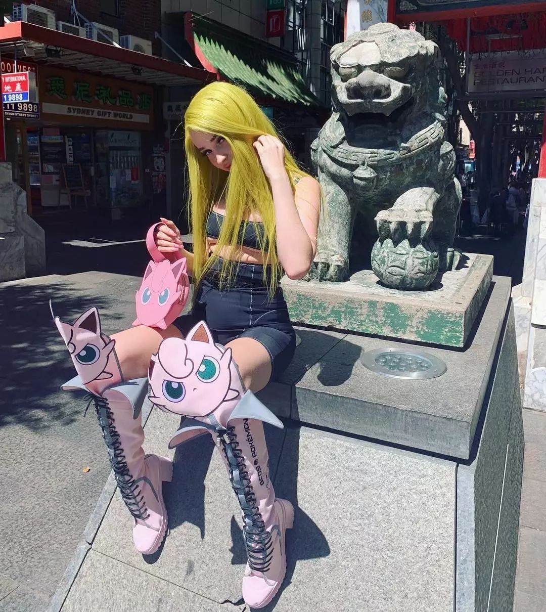 “以前看不起ACG，现在恨不得全身ACG。”