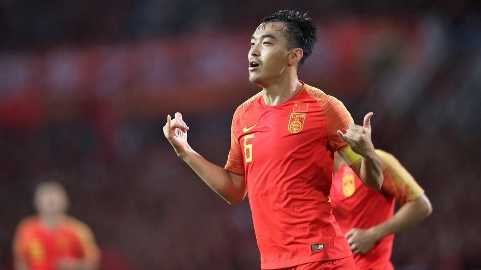 国足纪念品衣服,国足尽所有努力拿下亚洲杯开门红