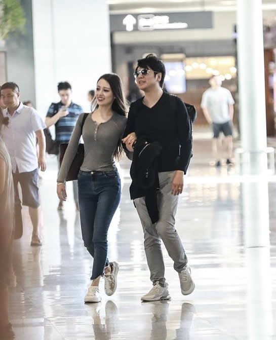 吉娜郎朗结婚时穿的旗袍,吉娜郎朗穿旗袍