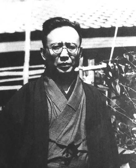 她为郭沫若生五个孩子却被抛弃，后入中国籍，临终前捐500万日元