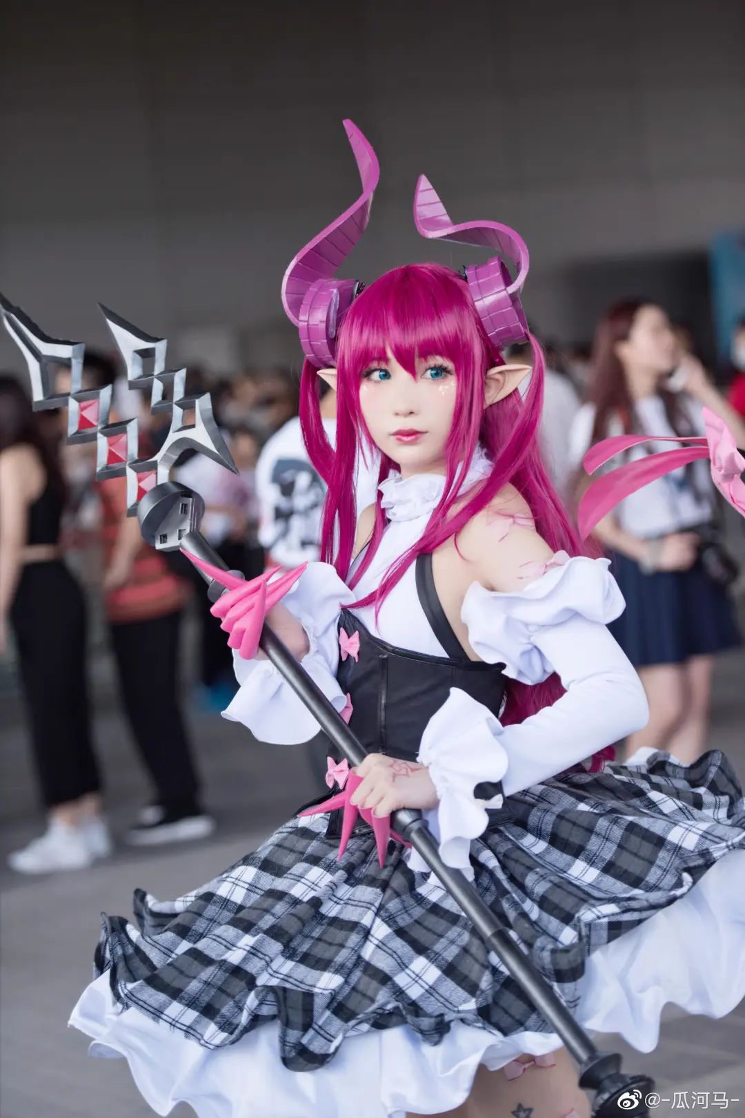 留学日本，做JK制服，二次元女孩用创业终结叛逆