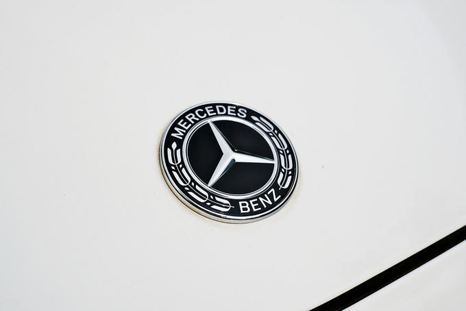 奔驰c级180落地多少钱,豪华奔驰180