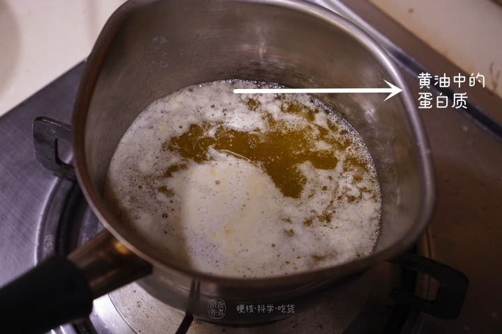 煎牛排爆油怎么办,煎牛排放黑胡椒容易糊吗