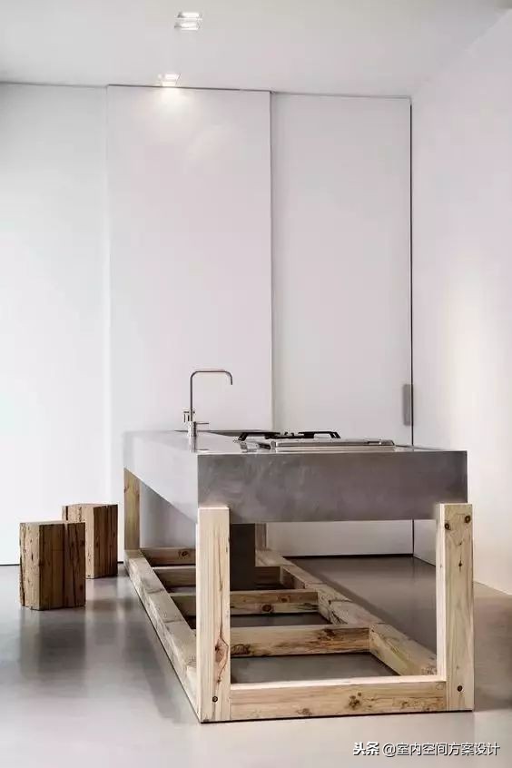 高强度自流平水泥施工方法,彩色水泥自流平地面施工视频