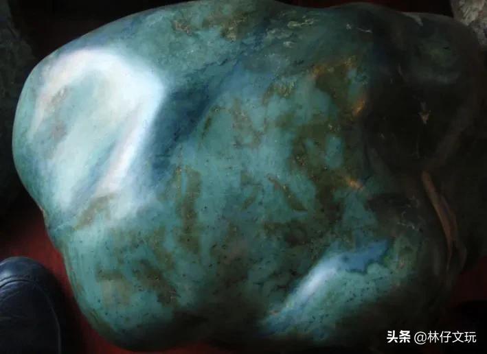 新疆和田玉新品,新疆和田玉紫色的玉是什么品种