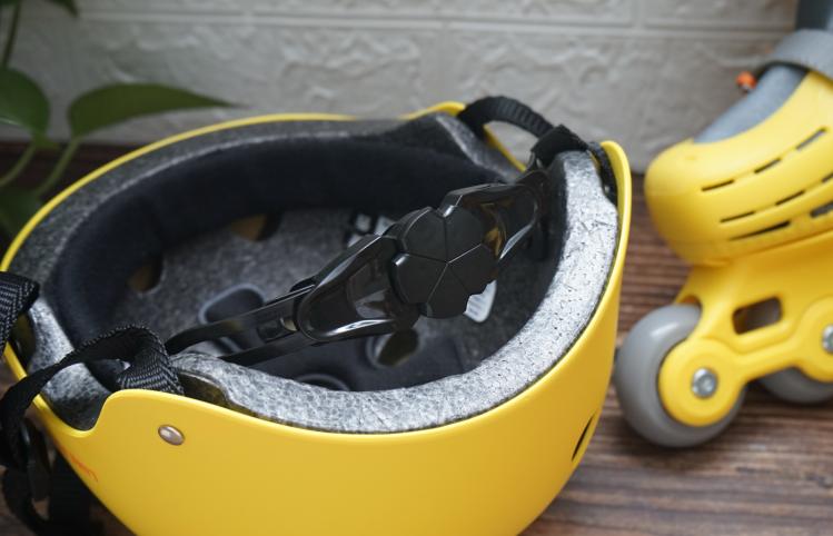 柒小佰轮滑鞋儿童6-12岁,轮滑就该这么玩