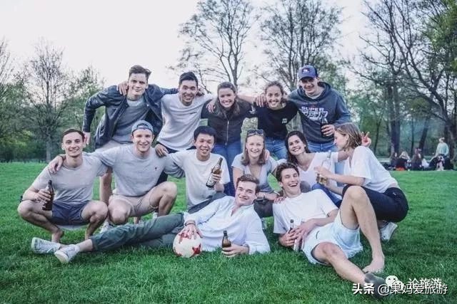 三个95后开五菱车,95后开着面包车环游世界