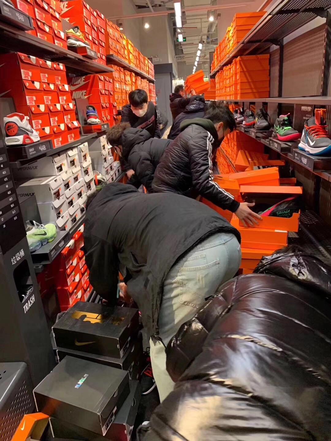 哪里买阿迪耐克便宜,现在的阿迪达斯耐克正品吗