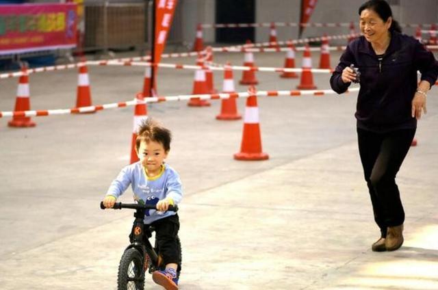 孩子平衡力不好的表现有哪些,平衡力对孩子有影响吗