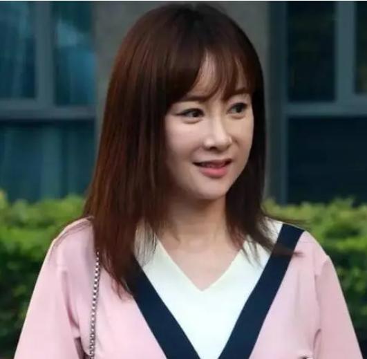 脸垮掉的女星,只能看脸不能看身材的7位女星