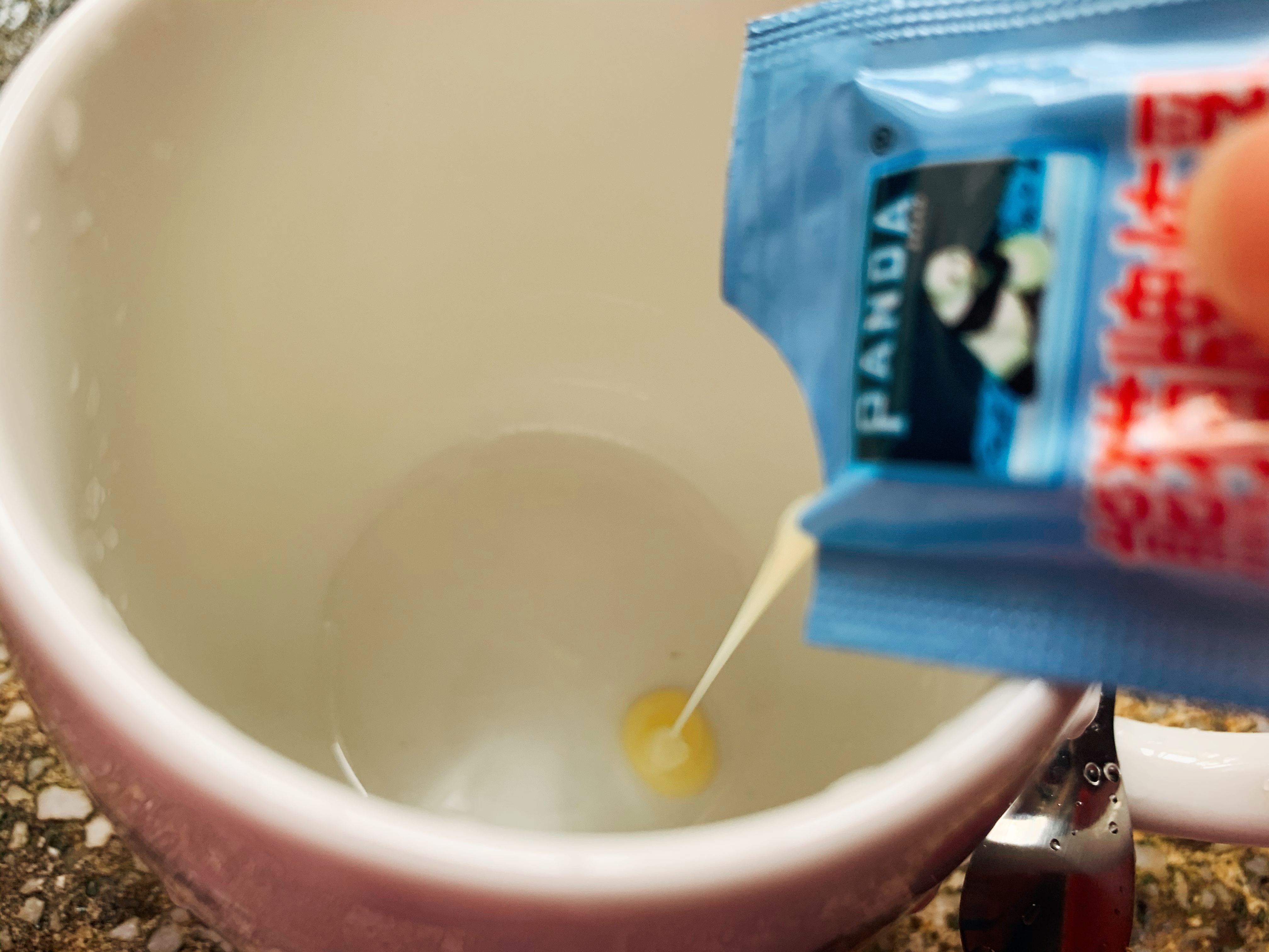 在锅里炒糖做奶茶,怎样自制奶茶不用放锅里