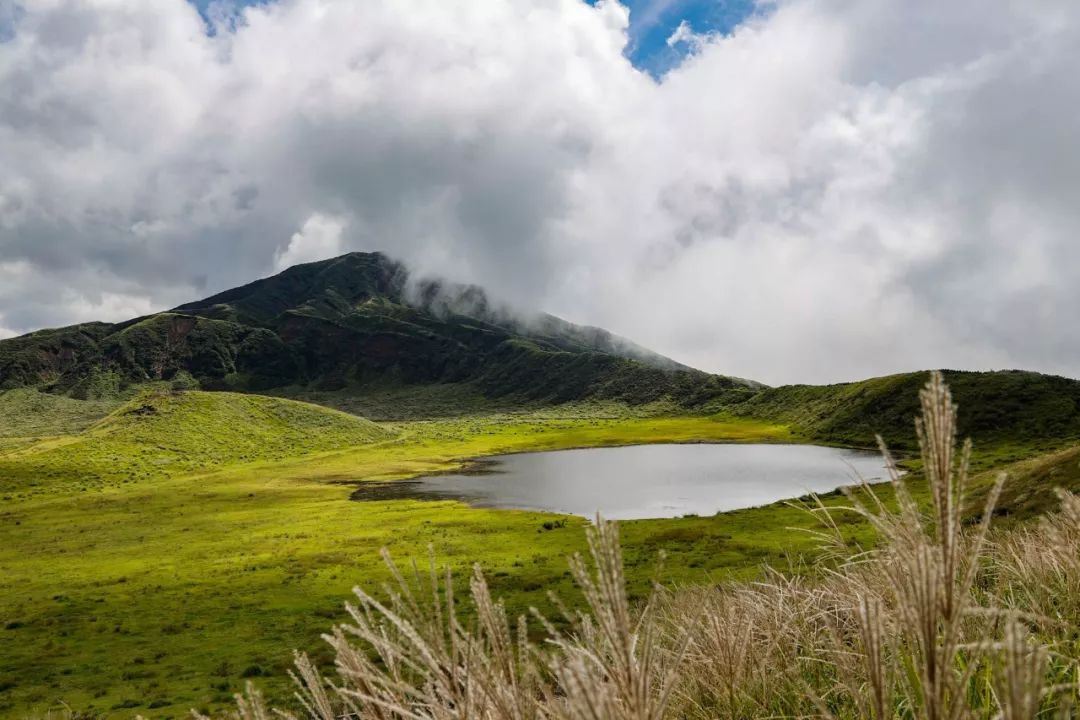 初学摄影需要买的基本器材 (新手入门摄影买什么相机)