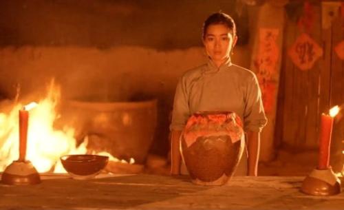 莫言《丰乳肥臀》丈夫不育却被婆家毒打，贞洁农妇下狠心“*种借**”