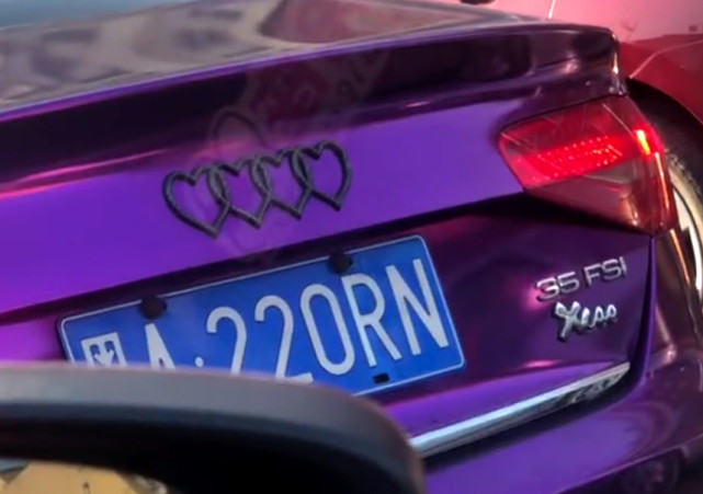 奥迪车标改成黑颜,奥迪车标改黑色的档次高吗