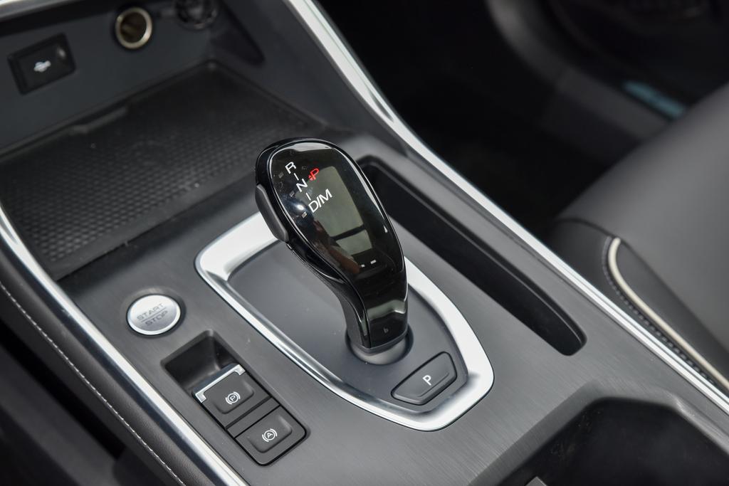 哈弗h6钢琴烤漆,哈弗h6内饰钢琴烤漆刮花