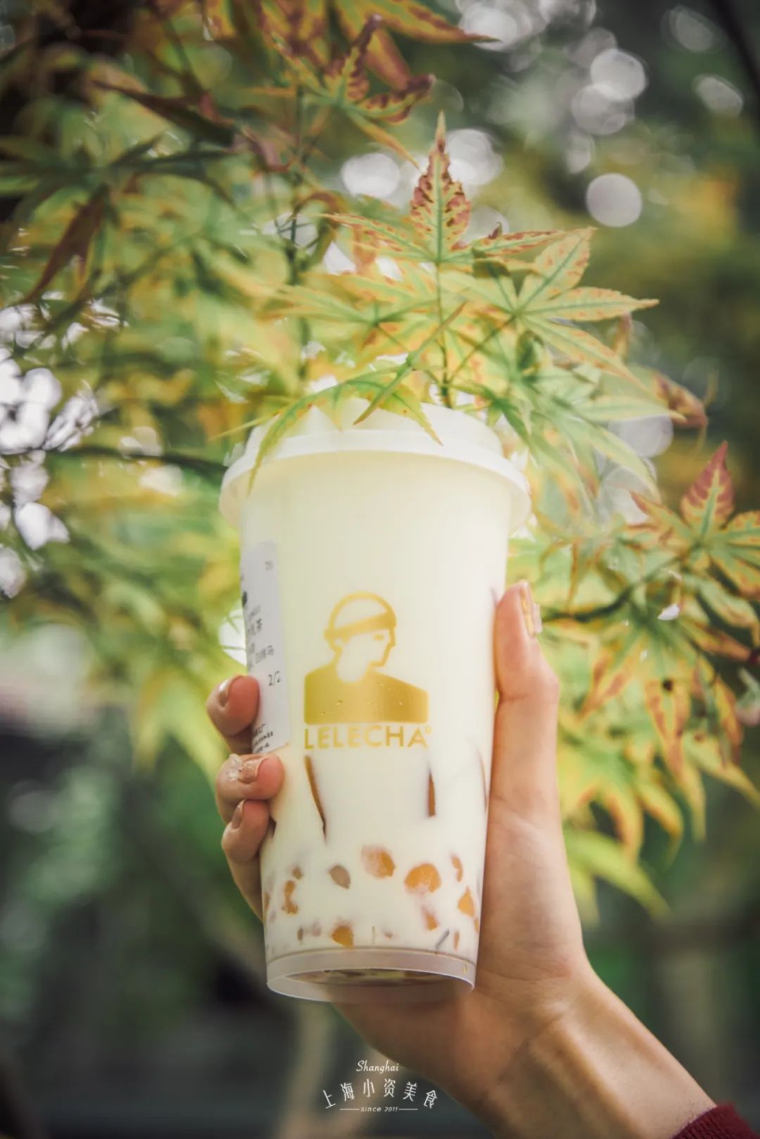 网红饮料喝起来,中药奶茶网红饮品