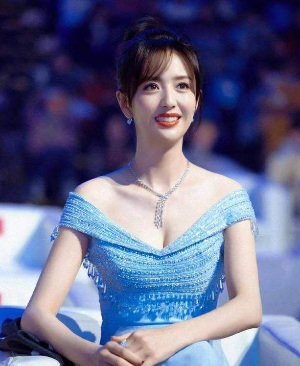 如果执着少女感、热衷话题度,佟丽娅的事业、口碑恐再难回到巅峰