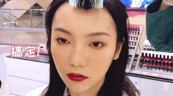 为啥柜姐给顾客化妆都那么高级,柜姐化妆免费培训吗