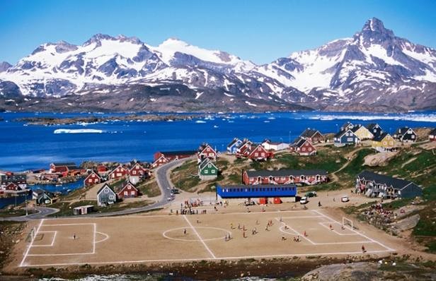 不一定是要朝圣，想要猎奇就来这些民间足球场看看吧！