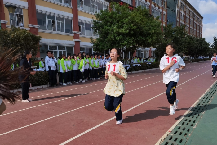 昆三中空港实验学校的一天,昆三中体育中考