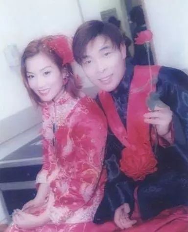 郑秀文与许志安相逢何必曾相识,许志安郑秀文不要惊动爱情