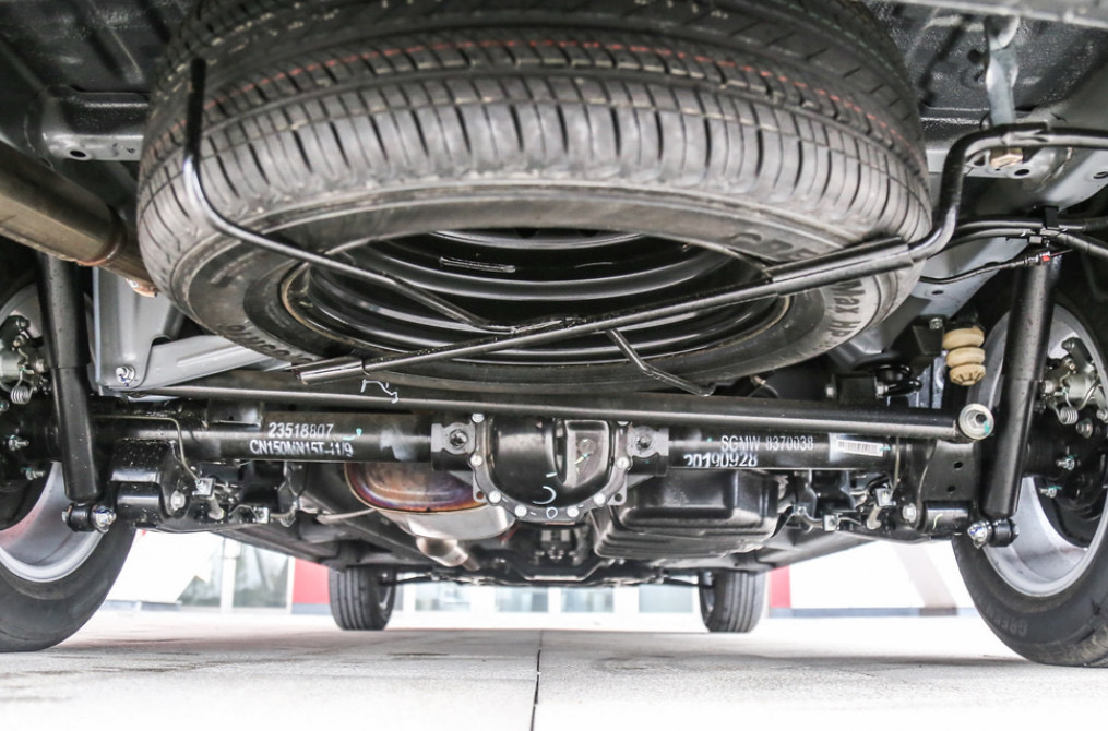 试驾高端版五菱宏光,21款五菱宏光经典款试驾视频