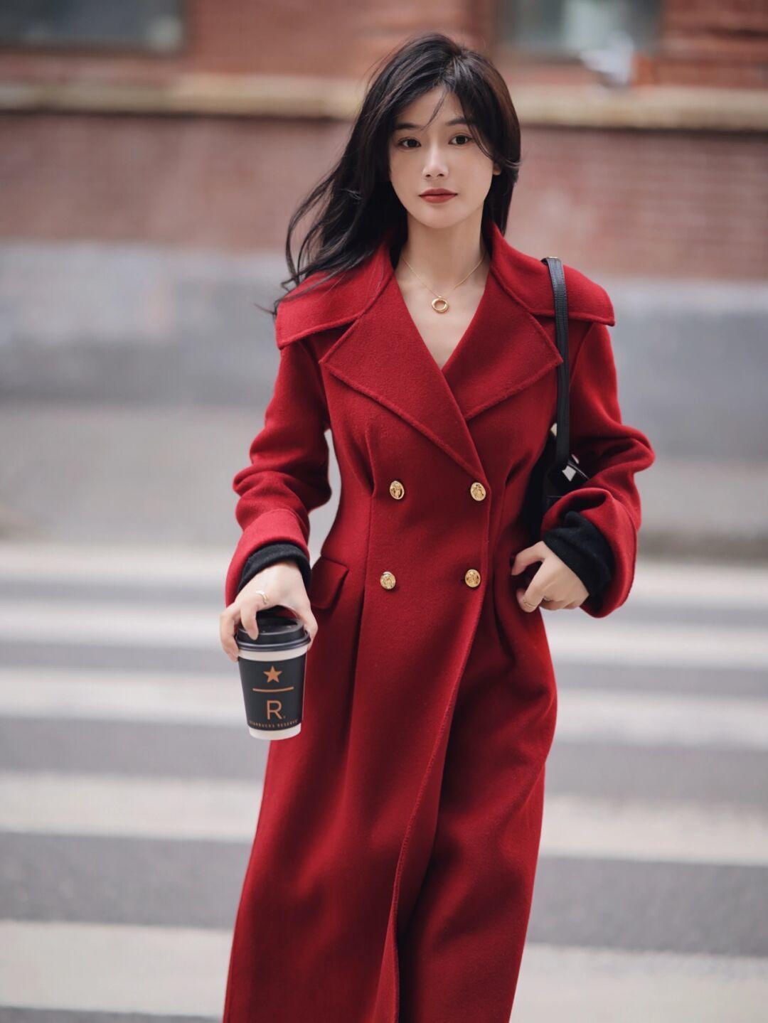 大衣内搭连帽针织衫穿搭,秋冬季节大衣穿搭技巧