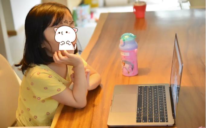 稳居在线少儿英语小班课头部赛道，魔力耳朵有哪些特点优势？