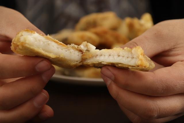 鱼肉怎么炸才会又脆又好吃,怎么炸的鱼又酥又香