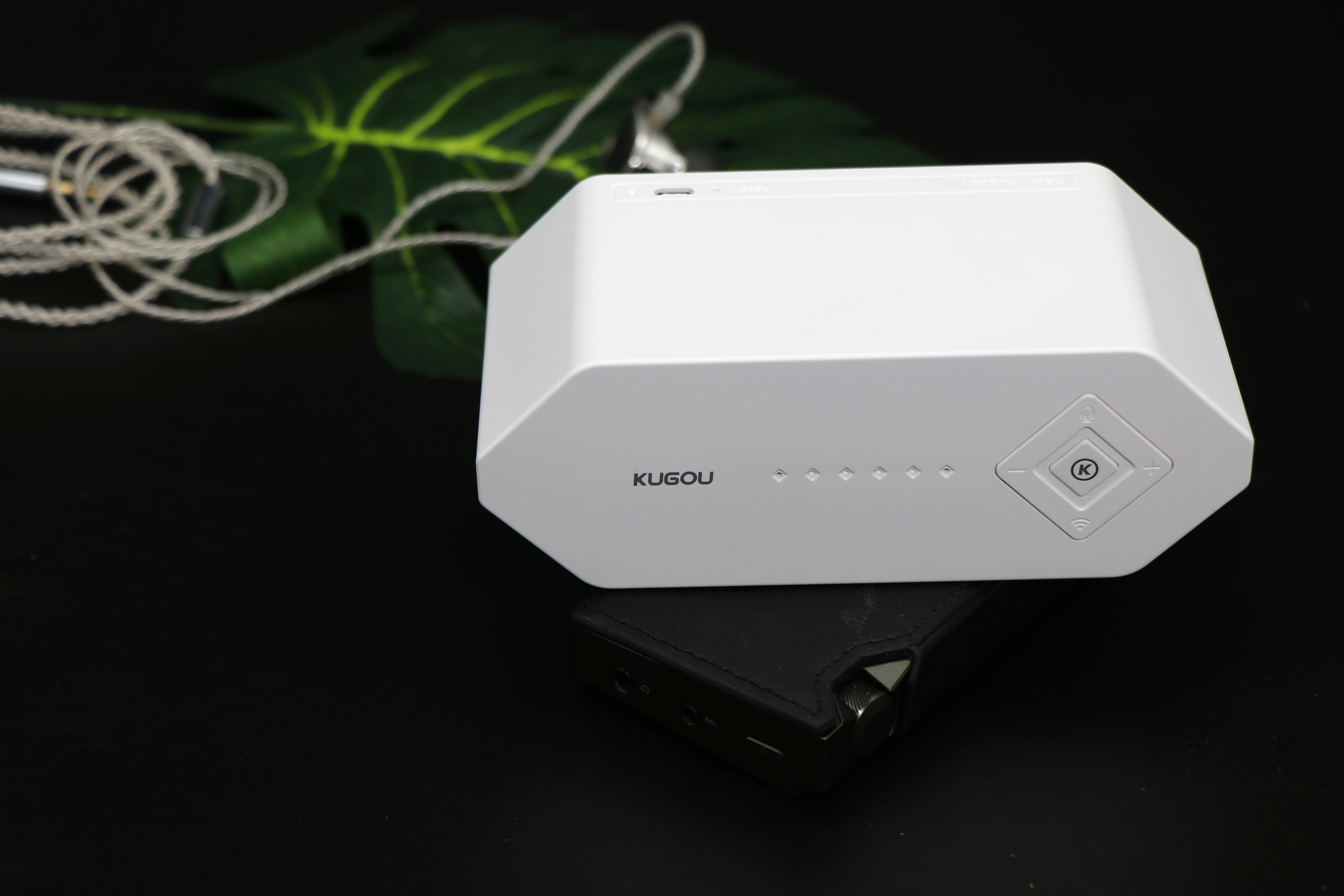 “不仅嗓子好，度量也大”4000万曲库酷狗潘多拉mini音箱评测